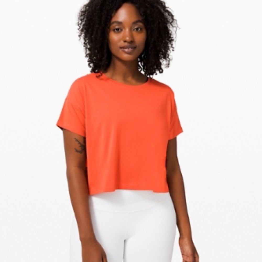 NWOT Lululemon Cates Tee